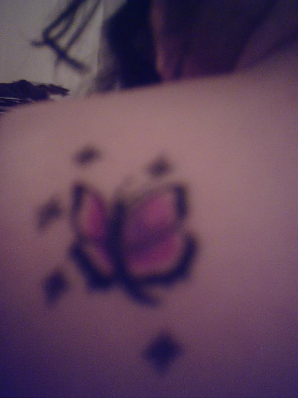 Hiya everyone, this is my first tattoo it was a birthday present from my mum