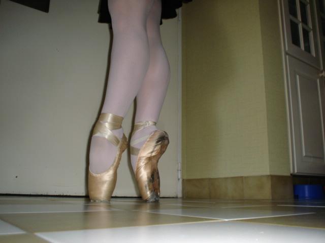 best pointe shoes for low arches