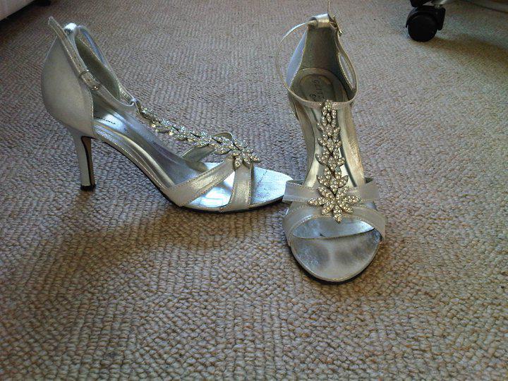dance.net - GORGEOUS silver 2-3 inch heels, WORN ONCE, **any ...